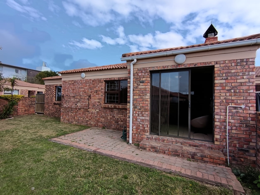 2 Bedroom Property for Sale in Humewood Eastern Cape